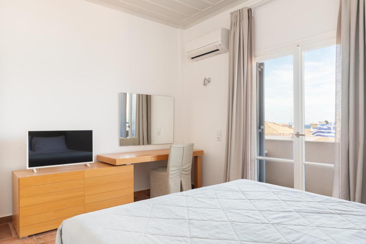 Hotel Roumani Spétses Buitenkant foto