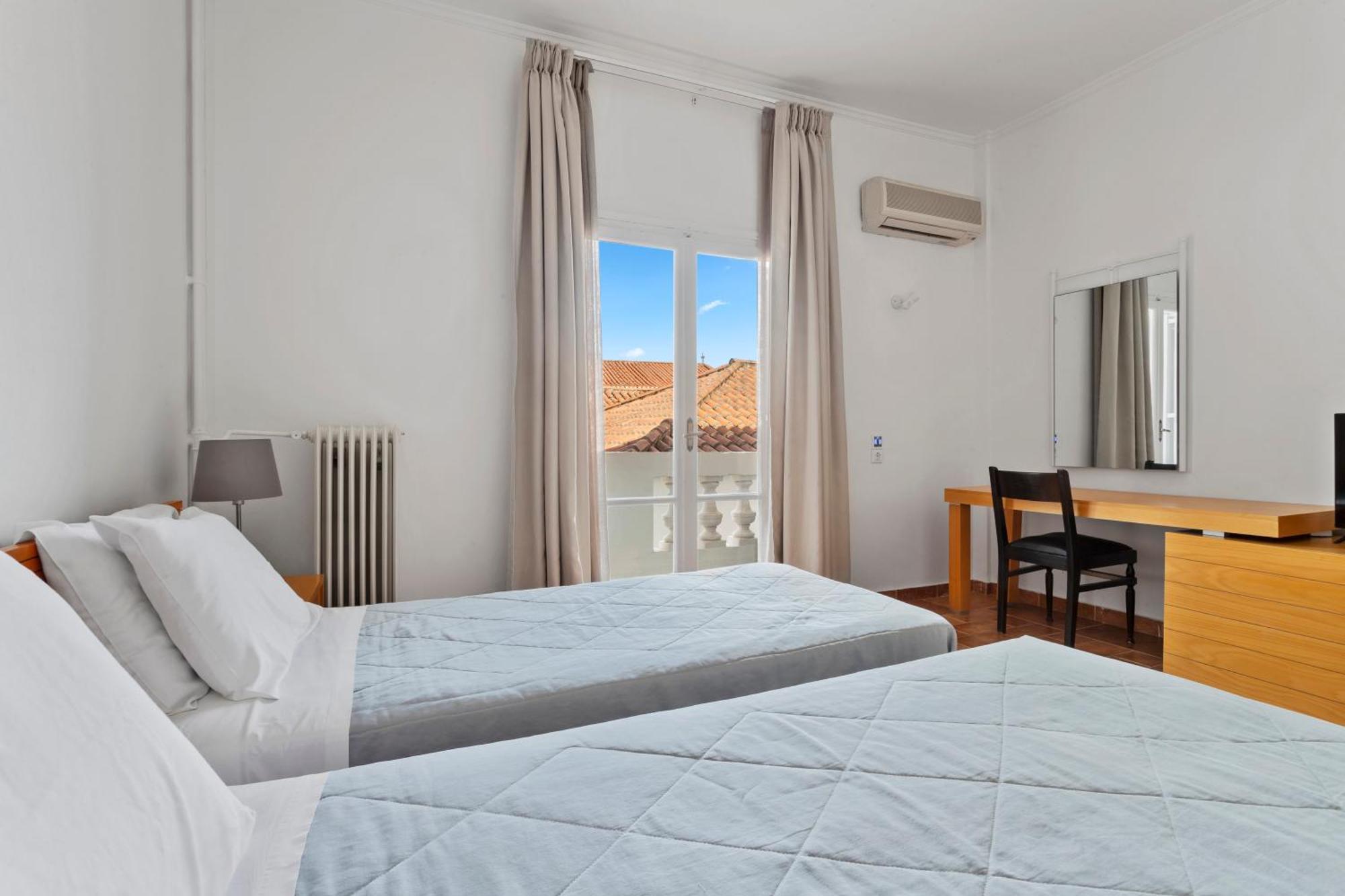 Hotel Roumani Spétses Buitenkant foto